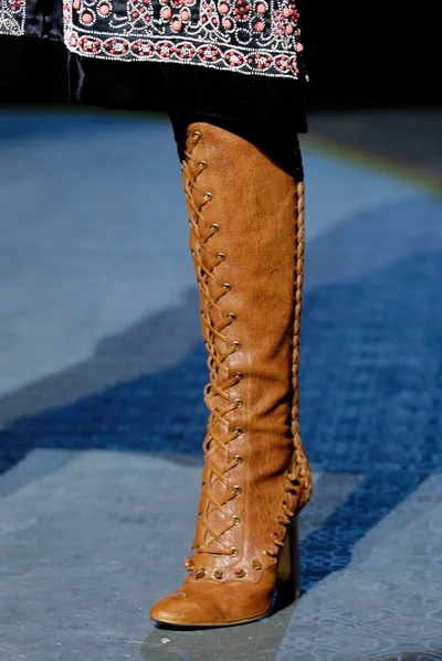 Look 29